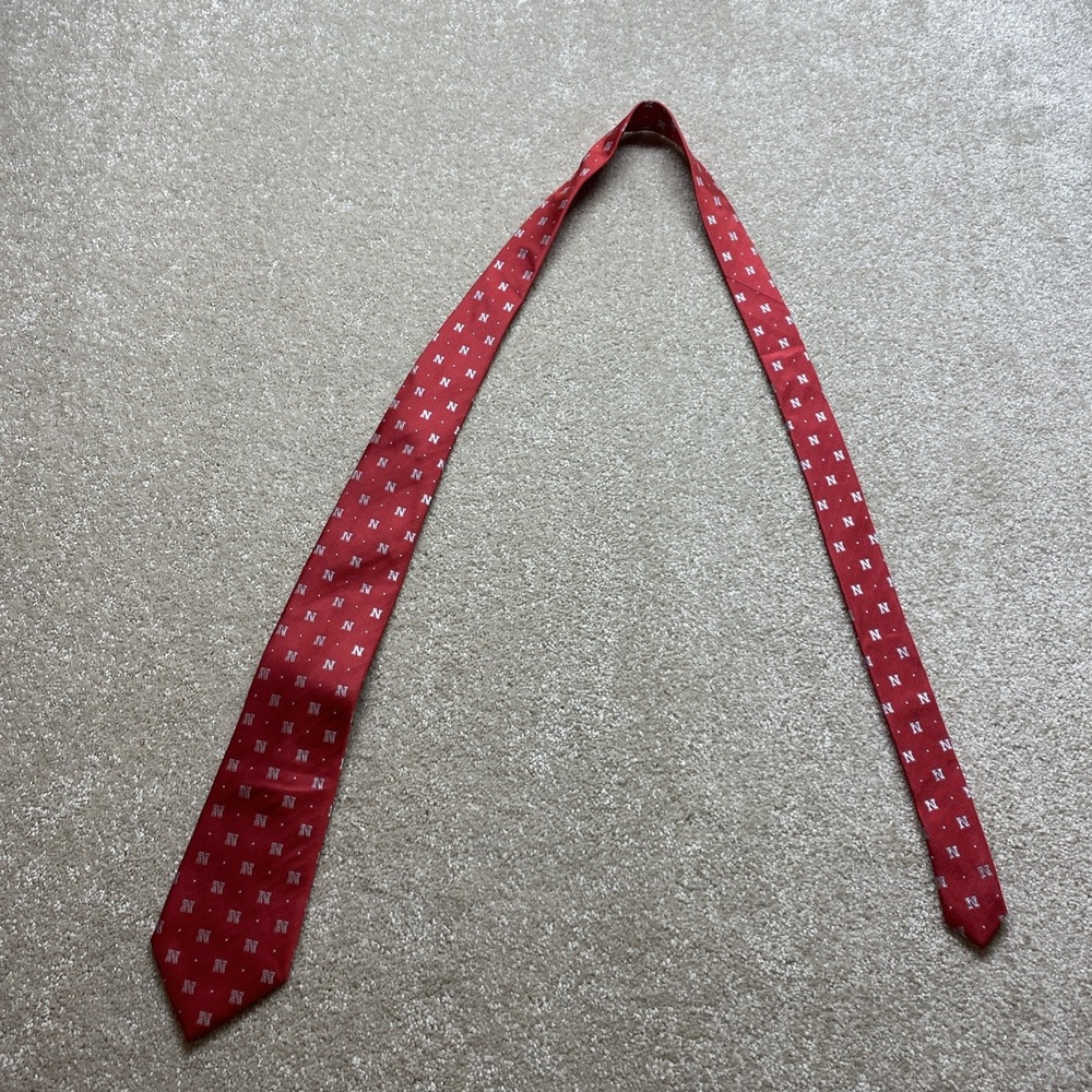 The Jardine Collection Nebraska Huskers Tie Mens OS Red Silk Collegiate Logo